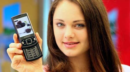 Girl with Samsung Innov8